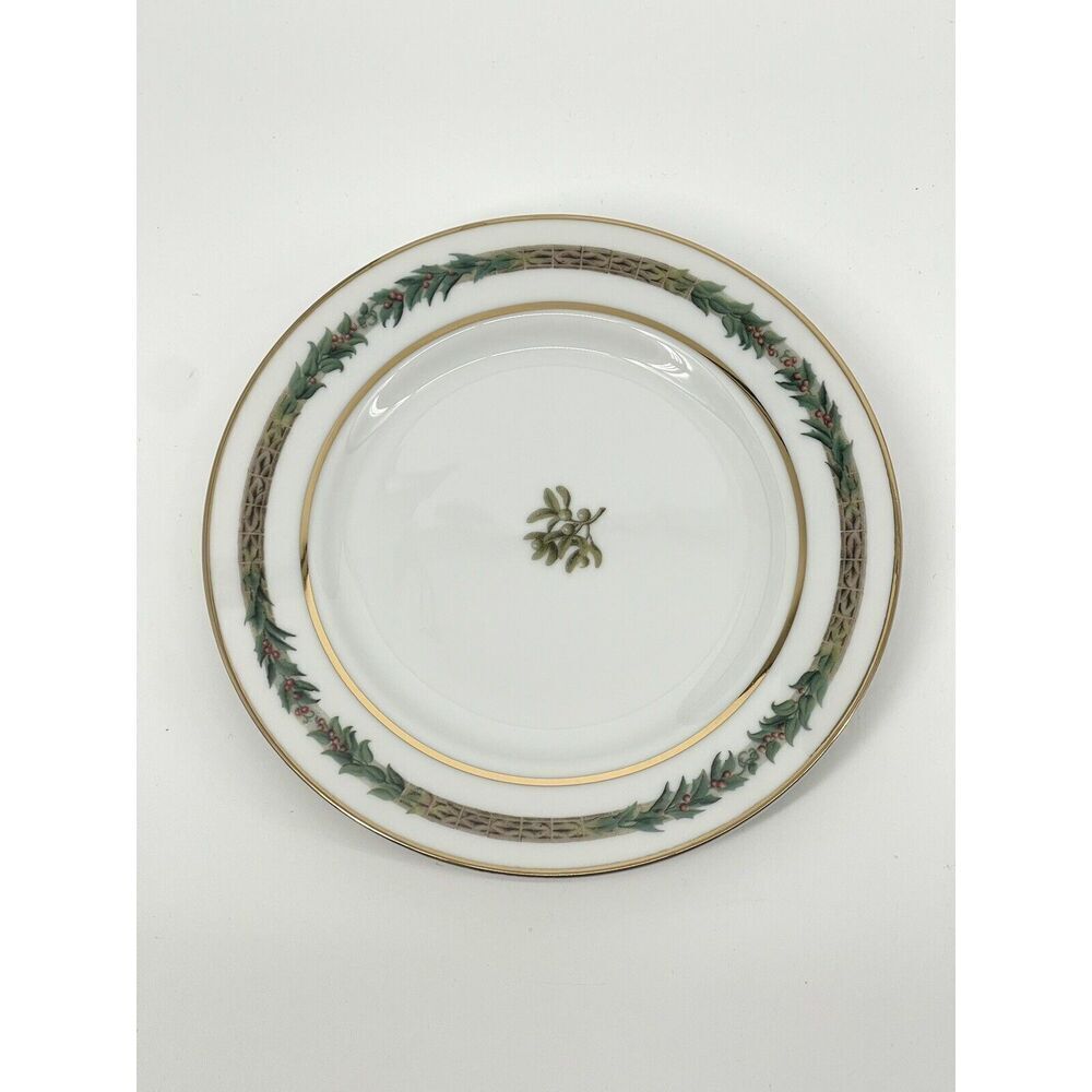 Department 56 Christmas Classic Dickens Bread & Butter Plate 6.25”